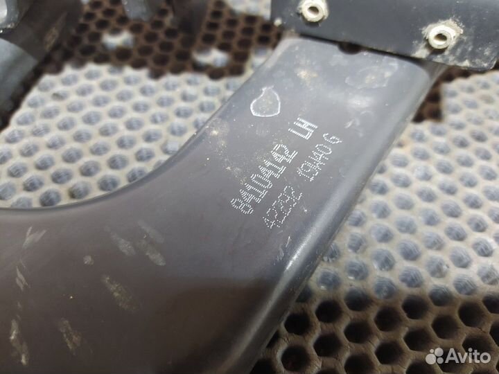 Петля подножки обслуживания левая Volvo FH