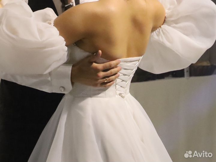 Свадебное платье 44