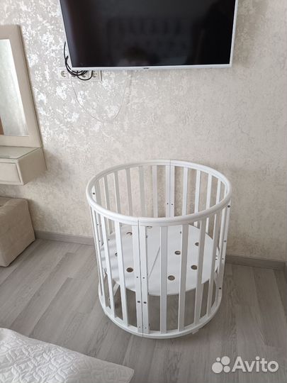 Детская кроватка с маятником круглая и овальная