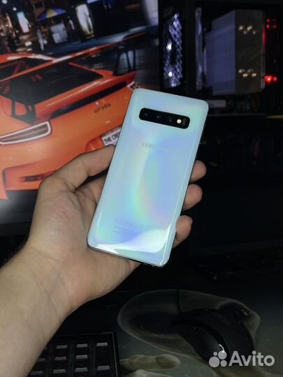 Samsung Galaxy S10, 8/128 ГБ