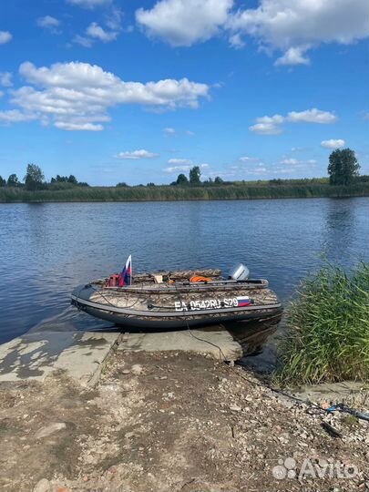 Лодка с мотором