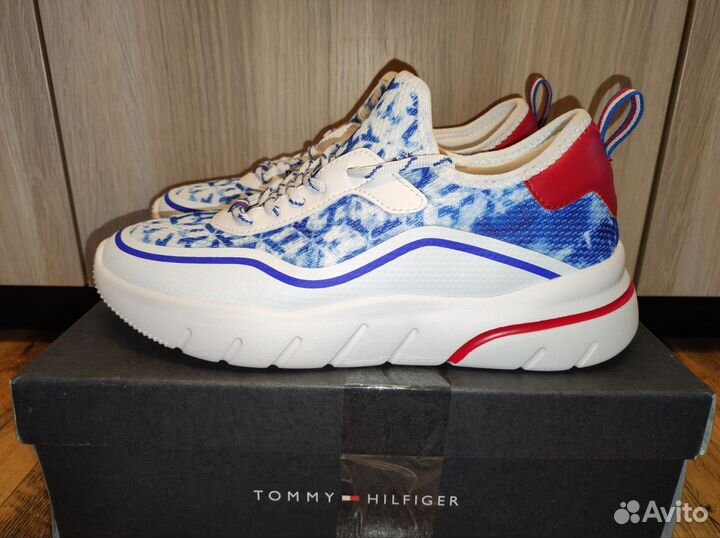 Кроссовки Tommy Hilfiger (новые)р.40