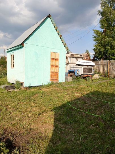 Дом 10 м² на участке 3 сот.