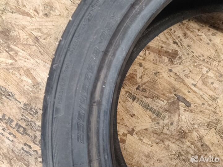 Sumitomo HTR Z 235/45 R18 98Y