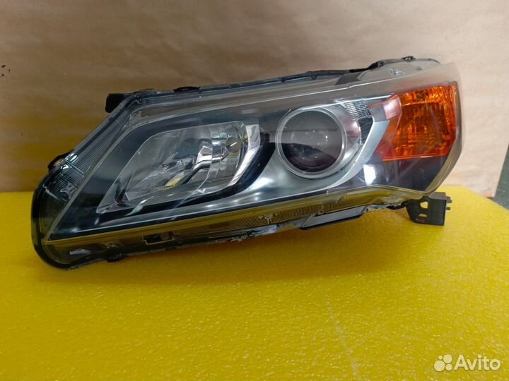 Acura ILX Левая Xenon