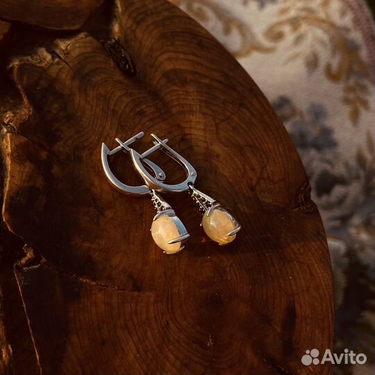 Серьги с эфиопским опалом