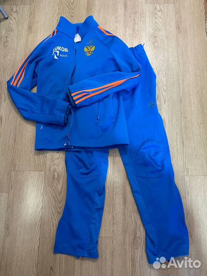 Лыжный разминочный костюм