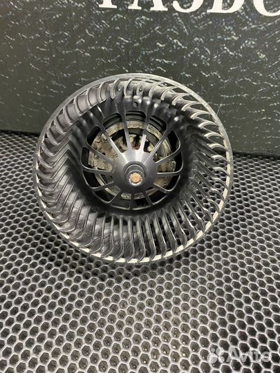 Моторчик печки / отопителя Ford focus 3