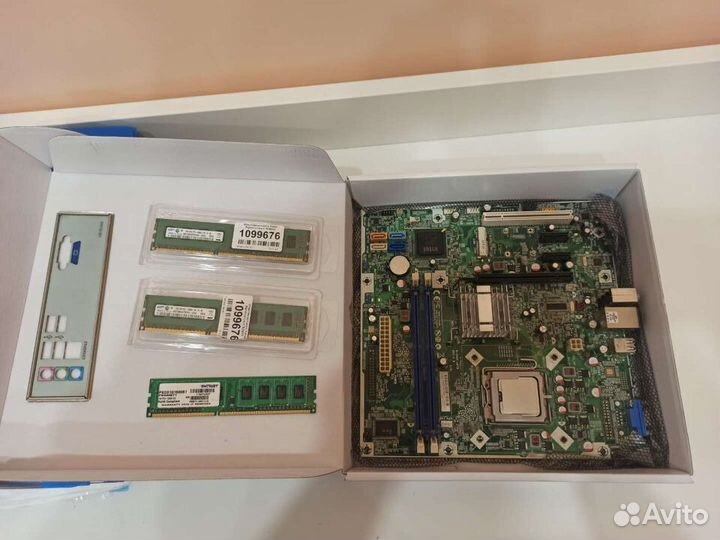 Материнка с Intel E5300, кулером и 5 гб оперативки