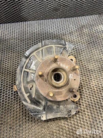 Поворотный кулак передний правый Chevrolet Aveo