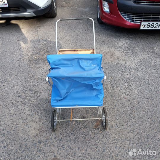 Игрушечная коляска