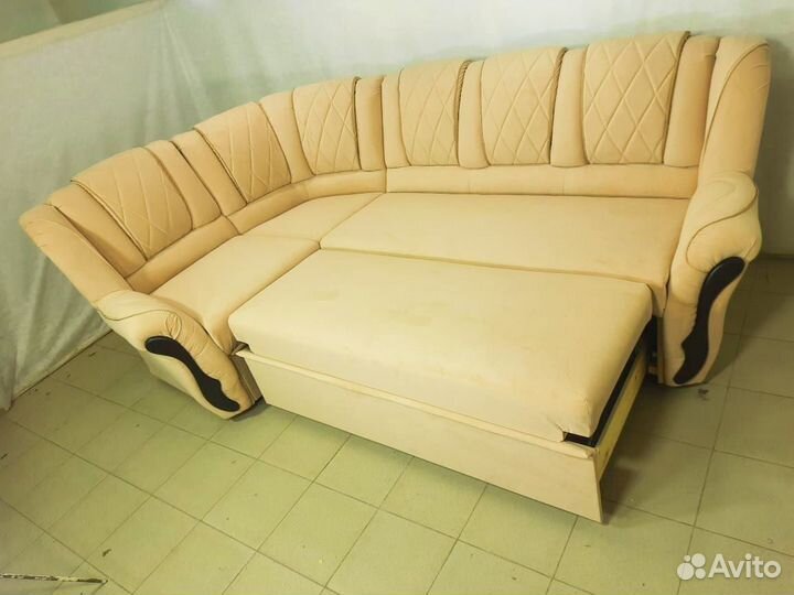 Угловой диван модера