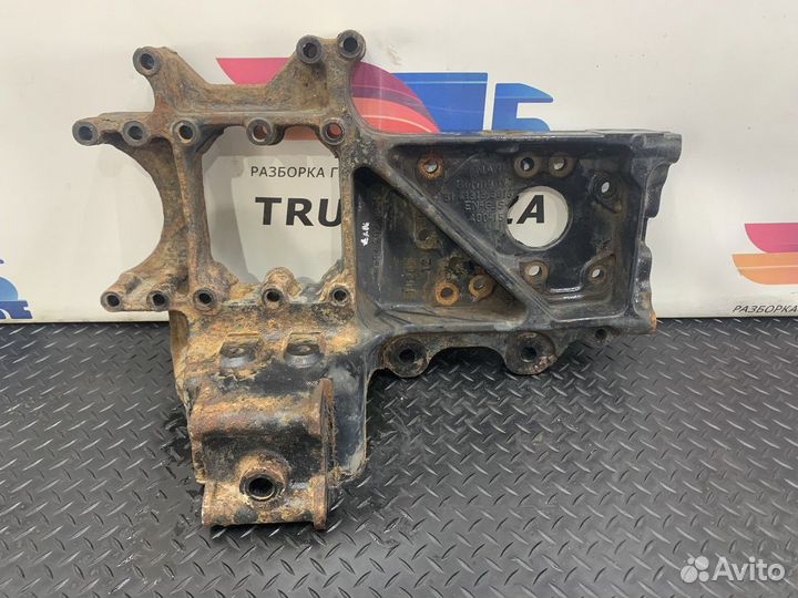 Кронштейн рессоры передний левый