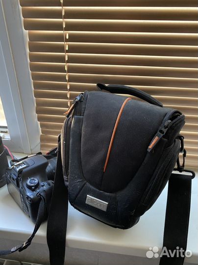 Зеркальный фотоаппарат canon