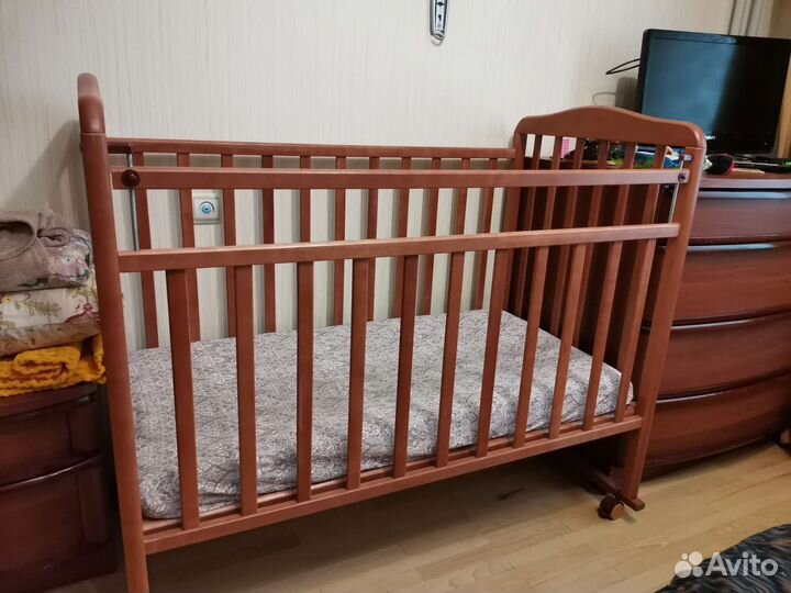 Детская кроватка