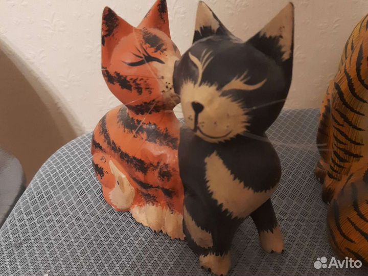 Тигры,кошки деревянные сувениры