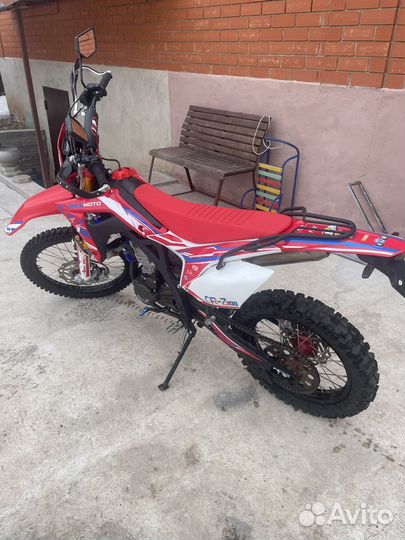 Мотоцикл Regulmoto CR-Z 300