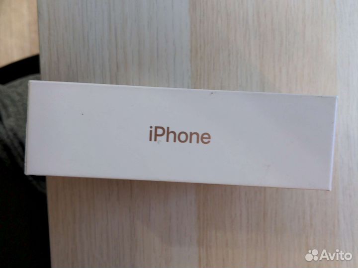 Коробка от iPhone 8