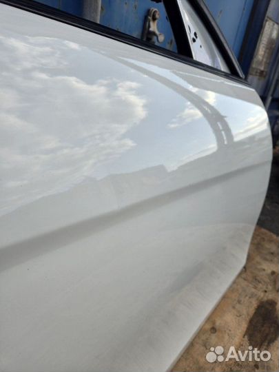 Дверь боковая передняя правая Mercedes C-Class