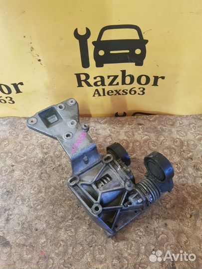 Кронштейн генератора Volvo V50 2.4 2004