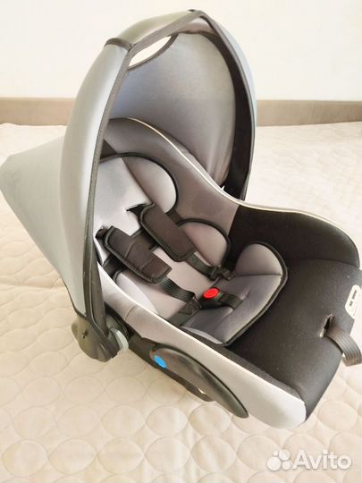 Автомобильное кресло