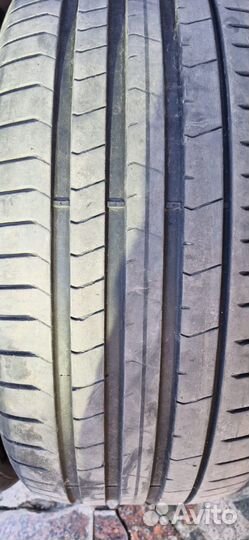 Pirelli P Zero 275/40 R21 и 315/35 R21 111Y