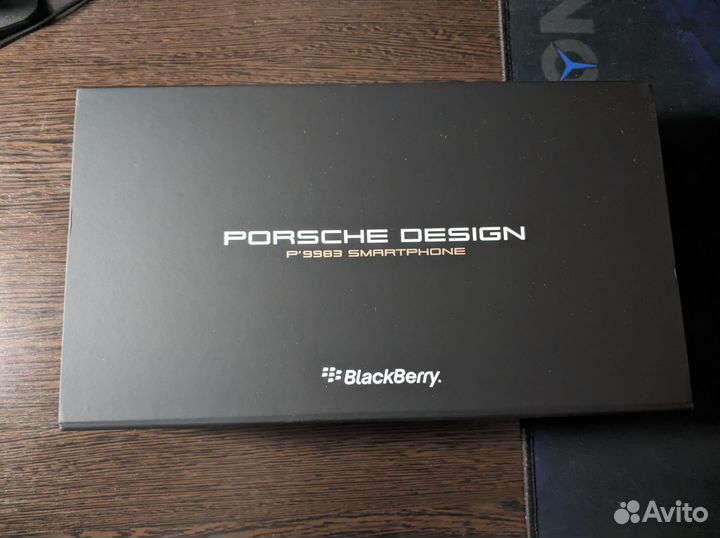 BlackBerry Porsche design P'9983, 2/64 ГБ