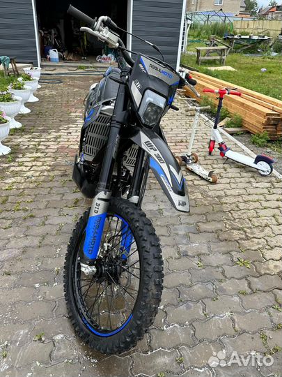 Продам мотоцикл Regulmoto legend 300
