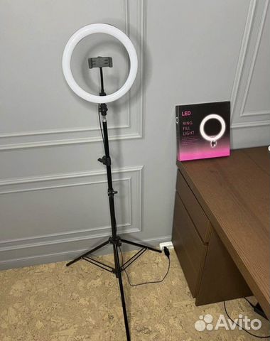 Кольцевая лампа 26см со штативом