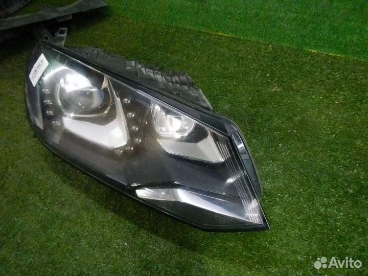 Фара правая Volkswagen Touareg