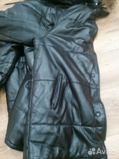 Кожаный пуховик с капюшоном