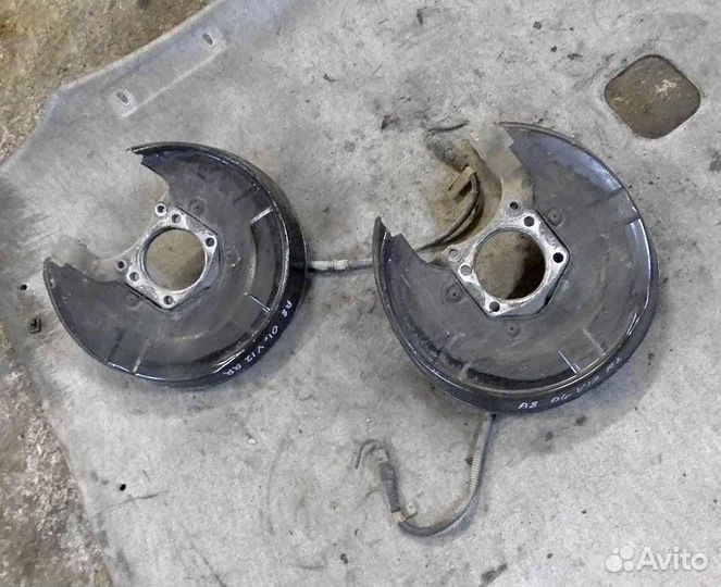 Кулак поворотный задний левый Audi A8 D2