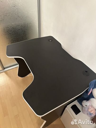 Игровой компьютерный стол