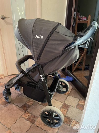 Прогулочная коляска joie