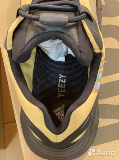 Adidas yeezy boost 700 mnvn