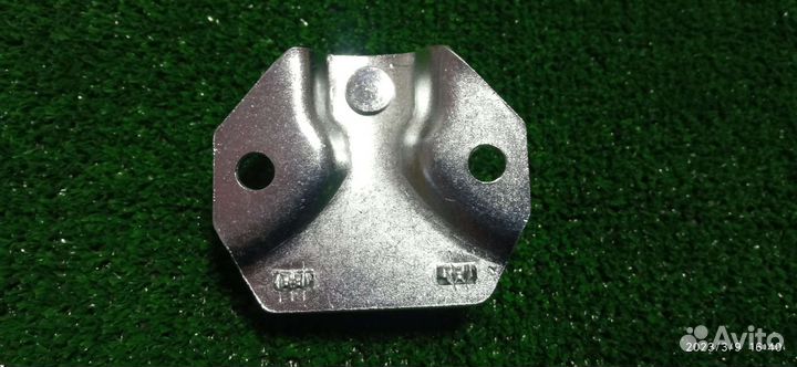 Hiace H100 замок крышки багажника+петля