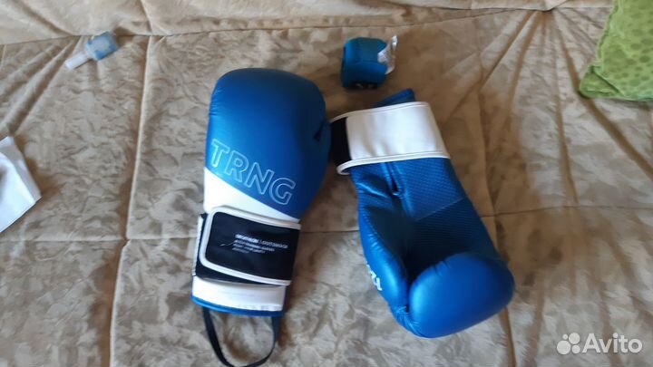 Перчатки для начинающих кикбоксеров