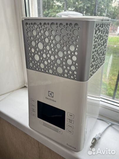 Увлажнитель воздуха Electrolux EHU-3715D