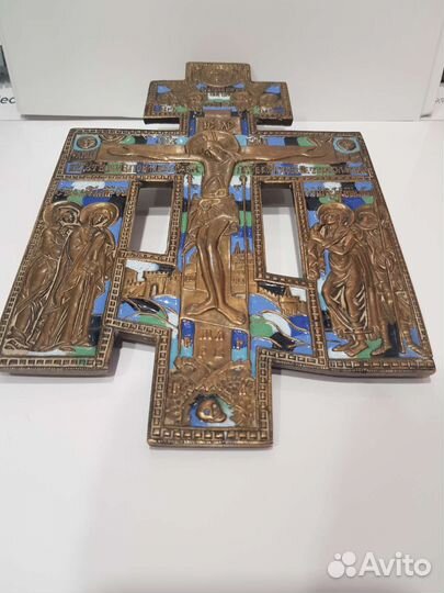 Распятие с предстоящими 6 эмалей