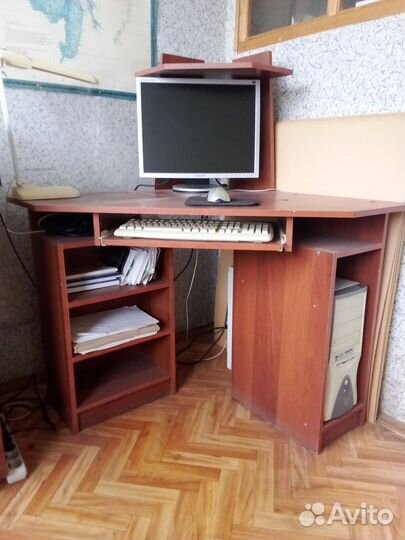 Стол угловой компьютерный