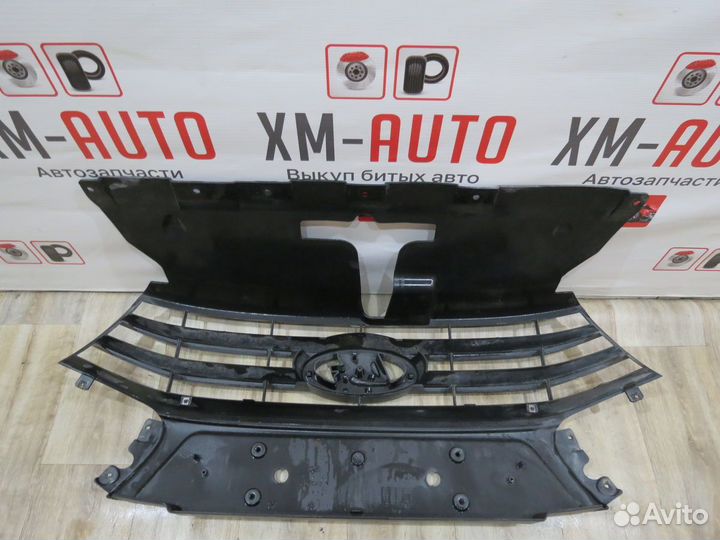 Решетка радиатора LADA Vesta