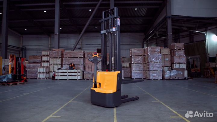 Штабелер самоходный 1,5т 3,5м