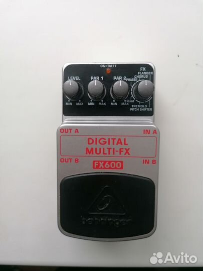 Педаль эффектов для гитары Behringer