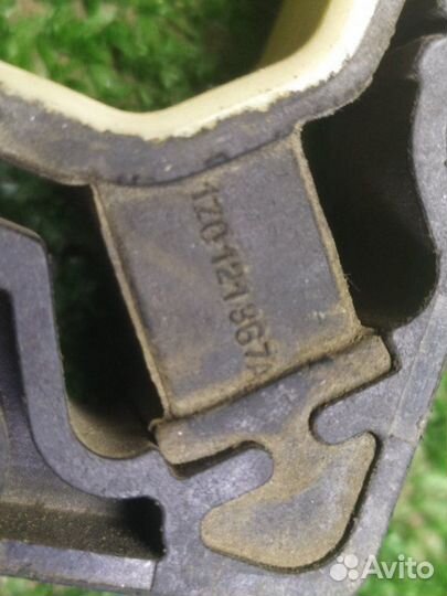 Подушка радиатора Skoda Octavia A5 2005-2010