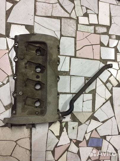 Крышка клапанная Audi A8 D3 4.2