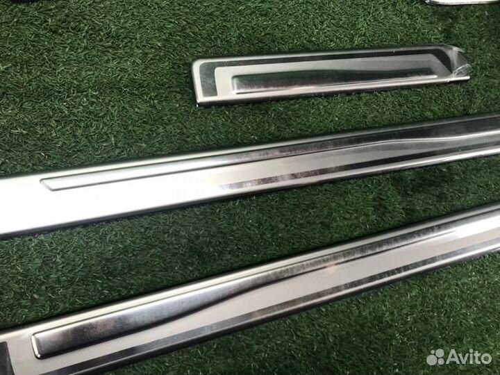 Накладка на порог (наружная) Mitsubishi Outlander