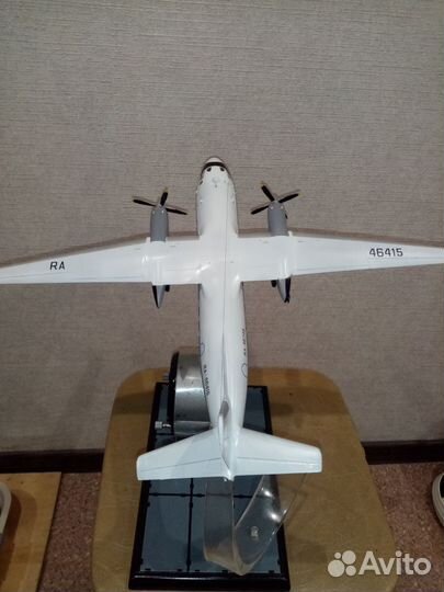Модель самолёта ан 24, 1/48