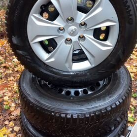 Kumho 205/65 r16 зимние комплект. Стояли на Hyunda