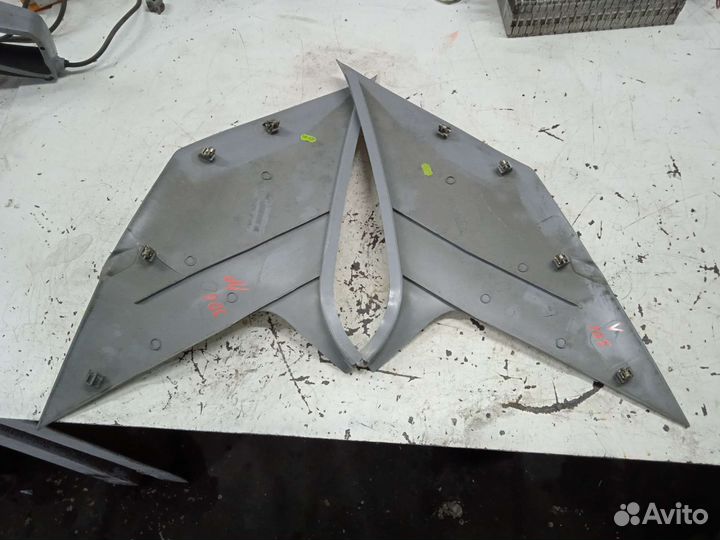 Накладка задней стойки Peugeot 306 Пежо 306