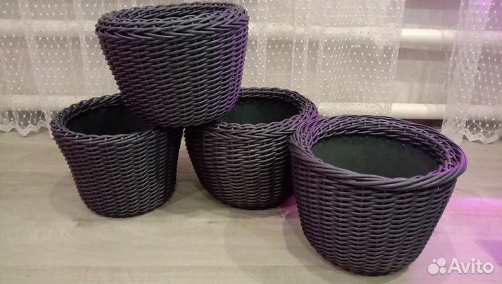 Кашпо из искусственного ратанга для цветов